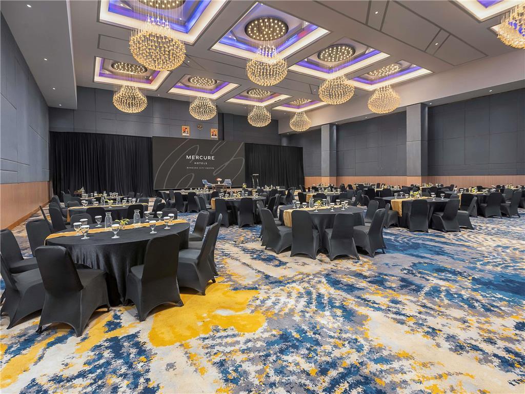 Mercure Centre Hotel 4*
